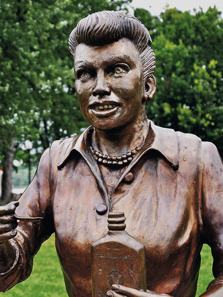 Ugly Lucy Statue